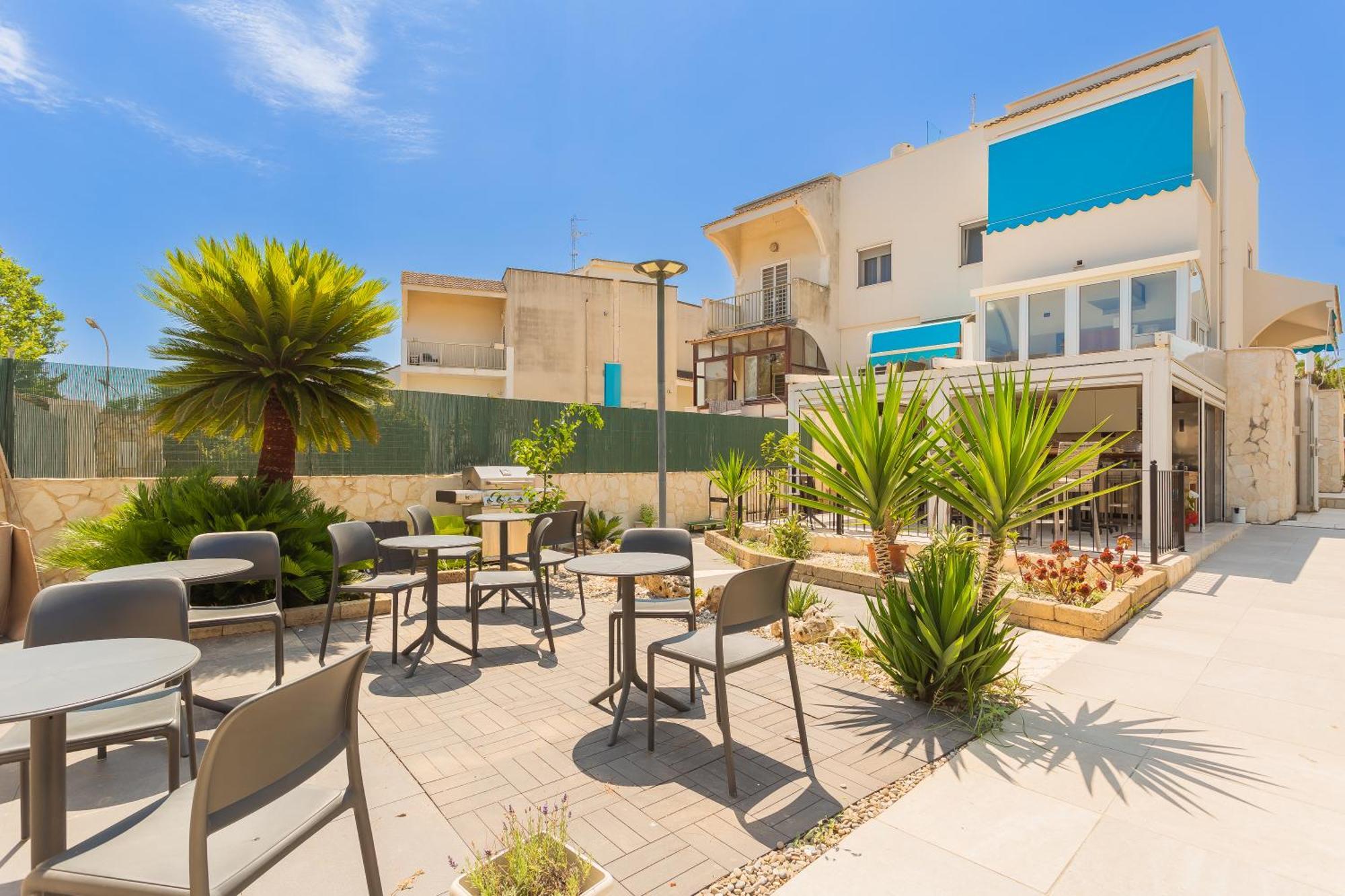 Apulia Blue Apartements & B&B Bari Exteriör bild